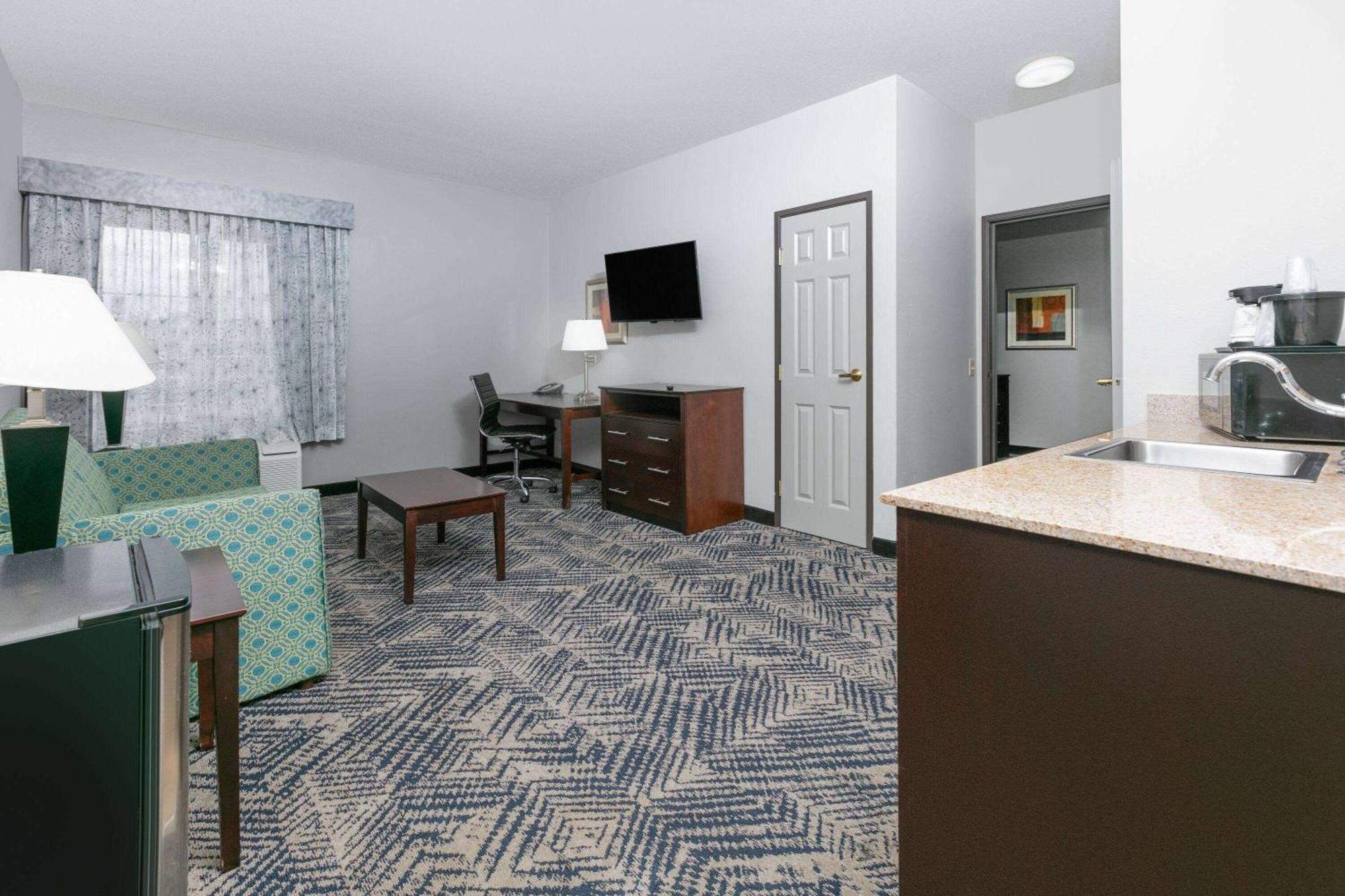 Hotel La Quinta By Wyndham Tulsa Airport / Expo Square Exterior foto
